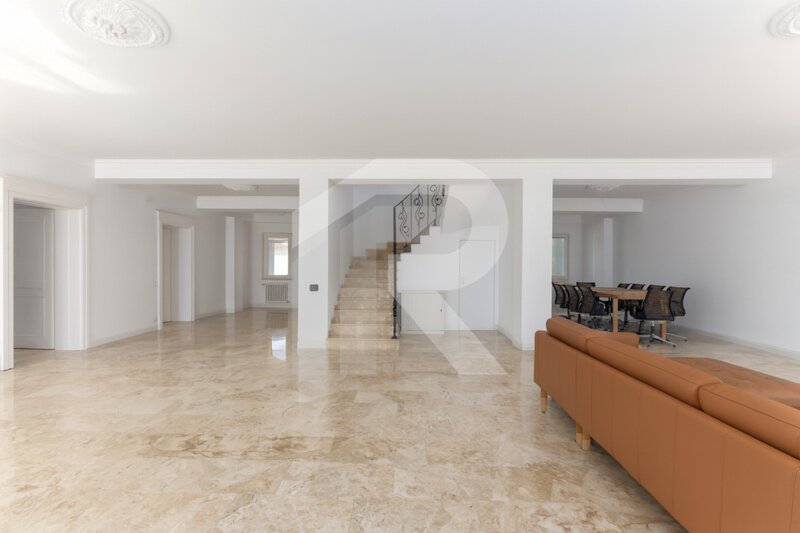 Ilfov Vila eleganta cu piscina si iesire la Lac -Caciulati, Balotesti