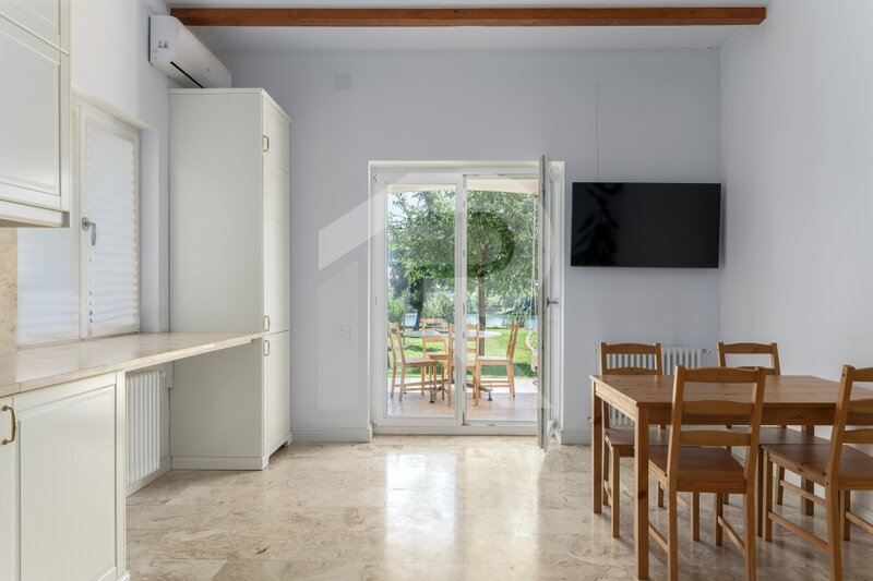 Ilfov Vila eleganta cu piscina si iesire la Lac -Caciulati, Balotesti