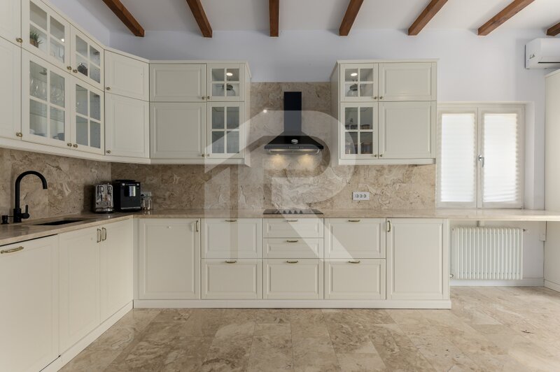 Ilfov Vila eleganta cu piscina si iesire la Lac -Caciulati, Balotesti