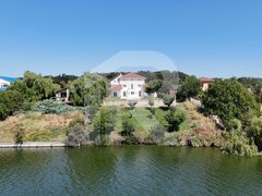 Caciulati, Balotesti, vila eleganta cu piscina si iesire la lac